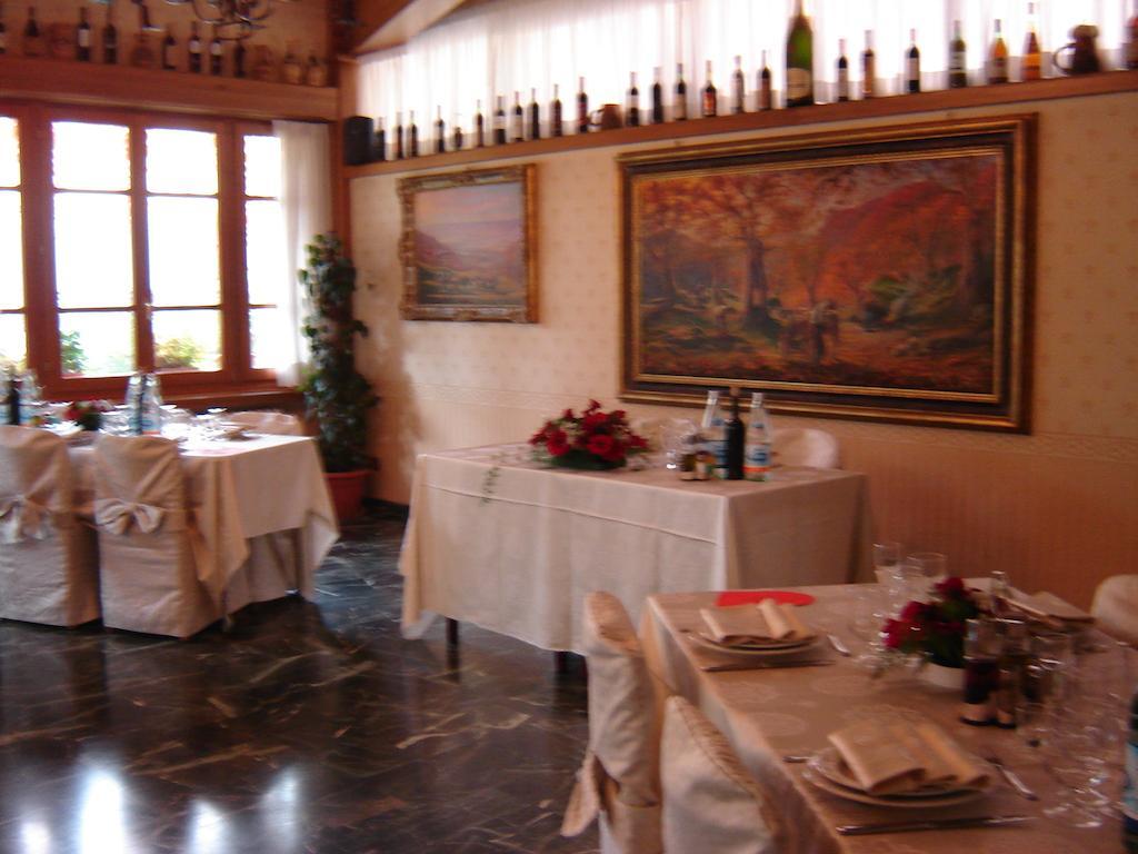 Hotel La Rosa Ronta Ngoại thất bức ảnh