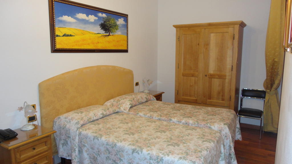 Hotel La Rosa Ronta Phòng bức ảnh