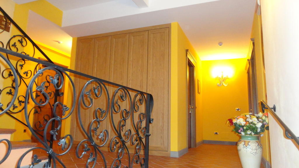 Hotel La Rosa Ronta Ngoại thất bức ảnh