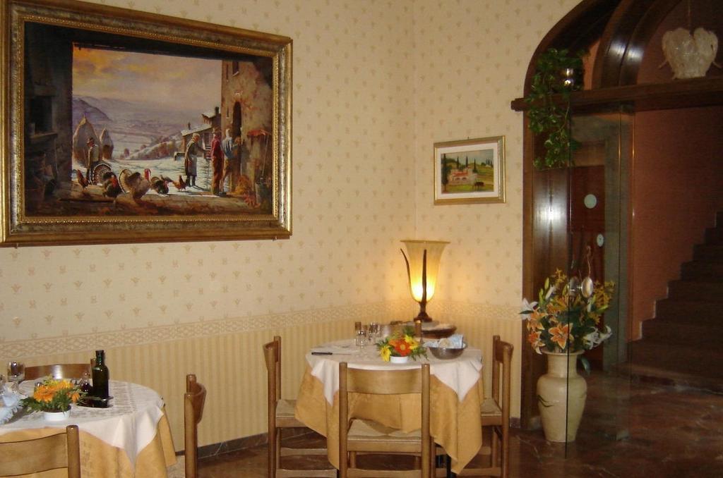 Hotel La Rosa Ronta Ngoại thất bức ảnh